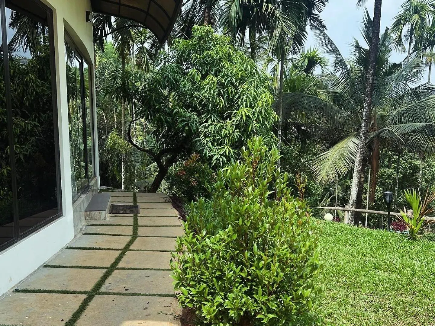 Zain Villas Padinjarathara Campo de lujo
