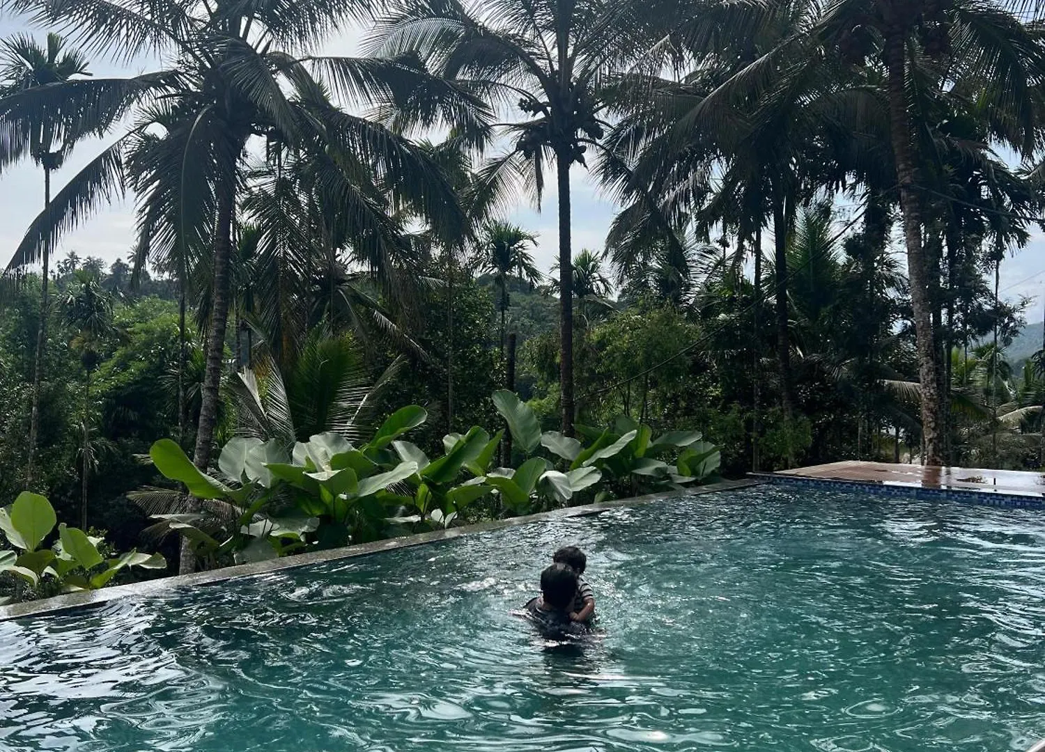 Campo de lujo Zain Villas Padinjarathara India